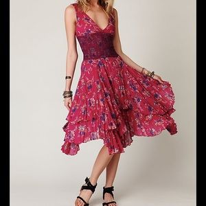 MOVING SALE 📦 Free People Floral V Neck Dress